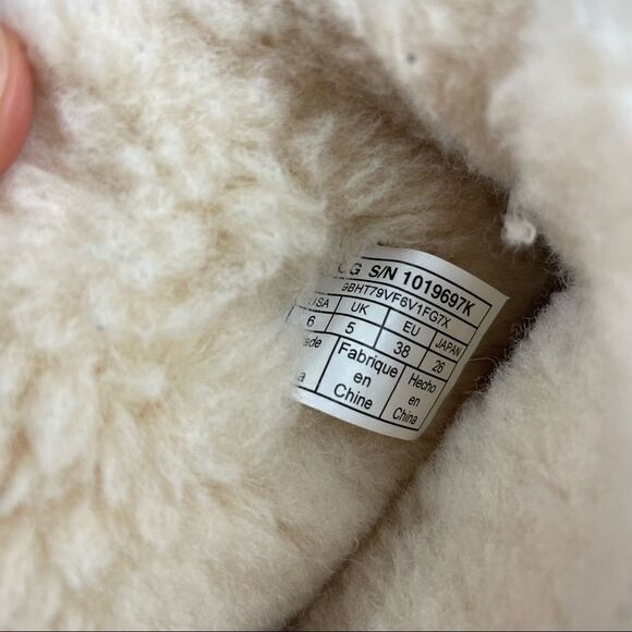 Girls Ugg Boots   - Picture 7 of 7